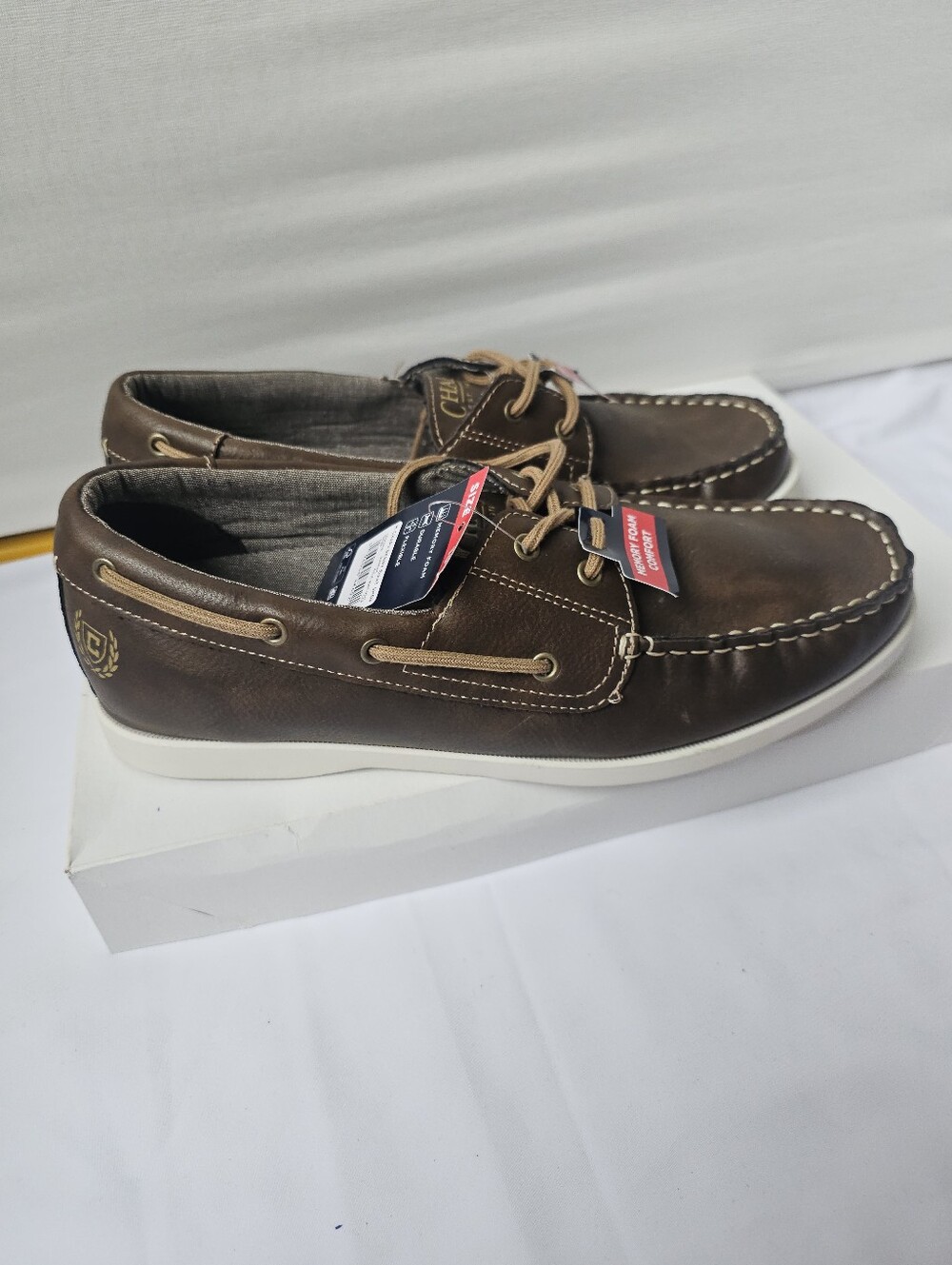 Chaps Benny Men’s Brown Boat Shoes Size 10 NWT Memory Foam)